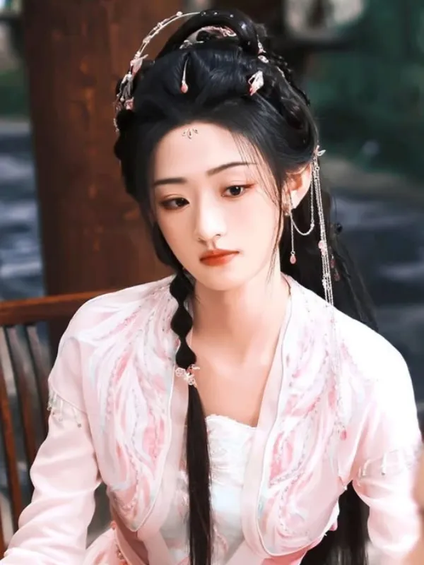 Sau khi tiễn ta vào Hợp Hoan Tông, đạo tâm của sư huynh sụp đổ