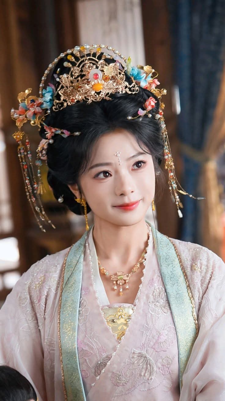 Đóa Hoa Mọc Từ Khe Nứt